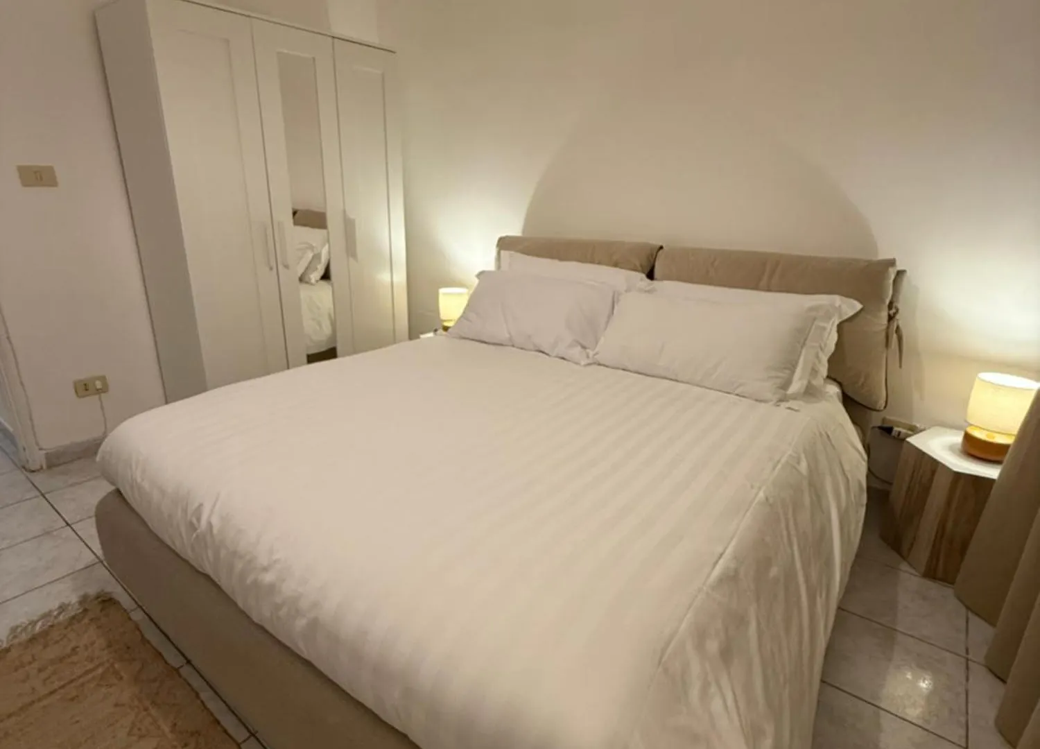 Pietra Apartment 2 , Colosseo Rome