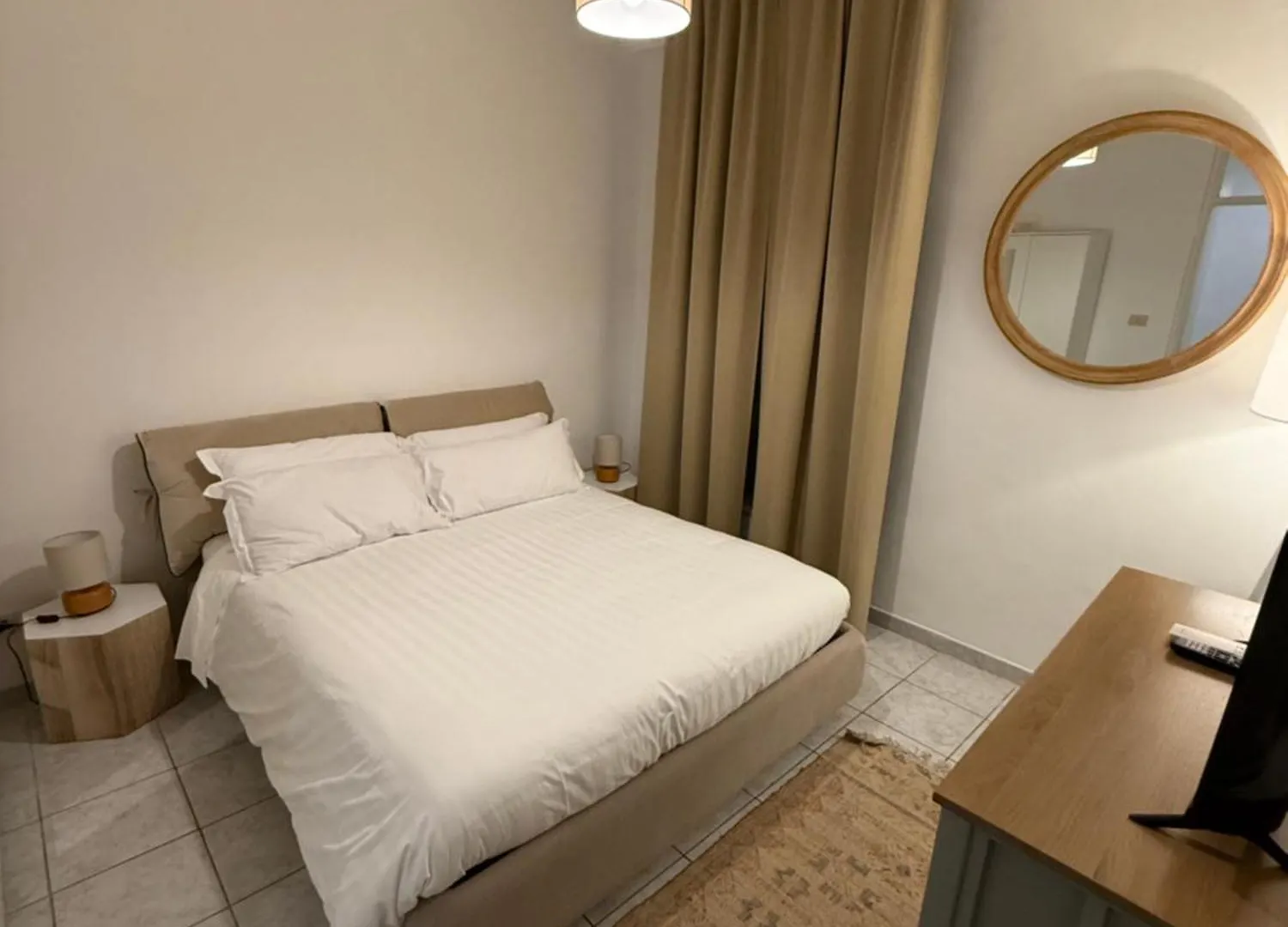 Pietra Apartment 2 , Colosseo Rome 0*,